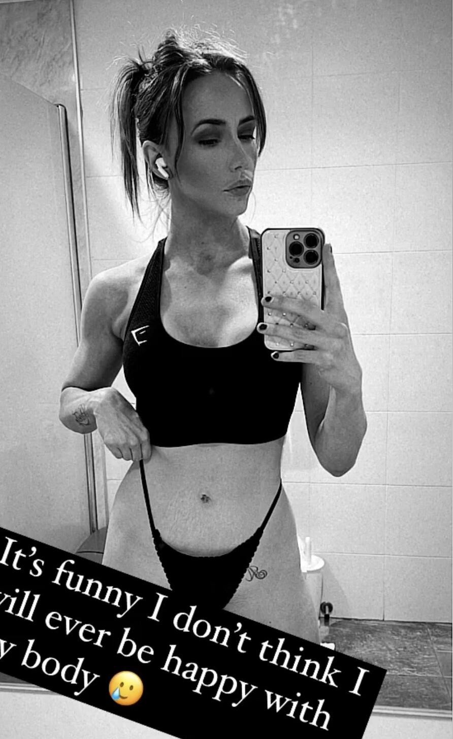 Cmariel1990 Nude OnlyFans Leaks 6 Photos.jpg