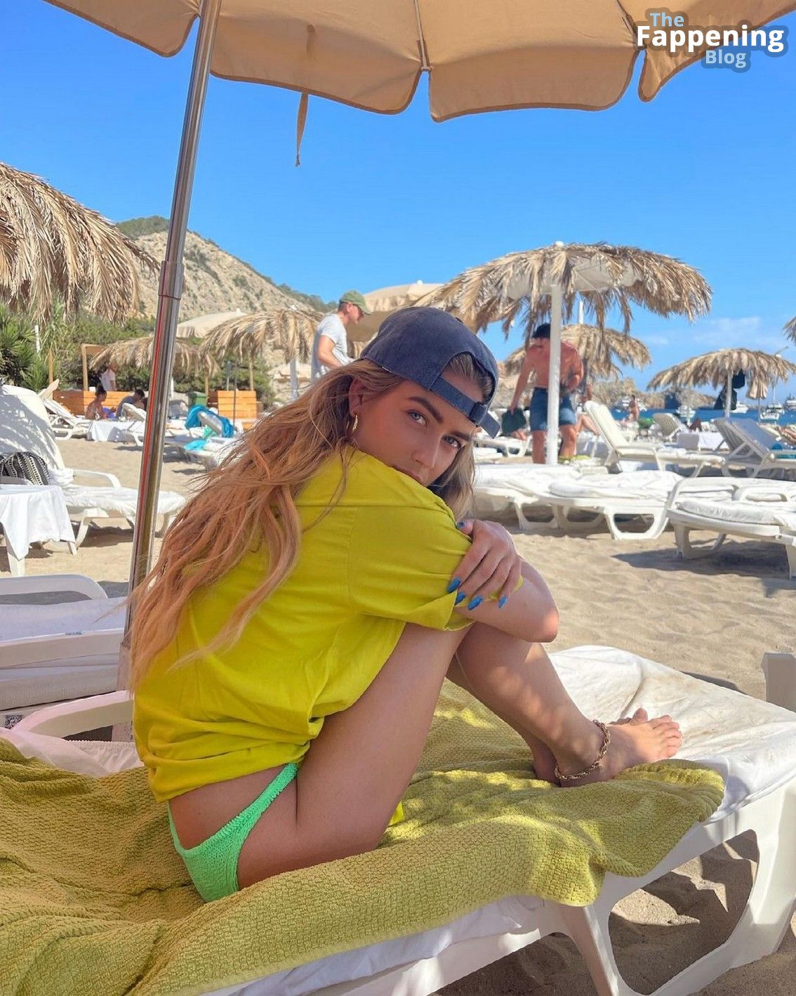 Emili Sindlev Hot 11 Photos.jpg