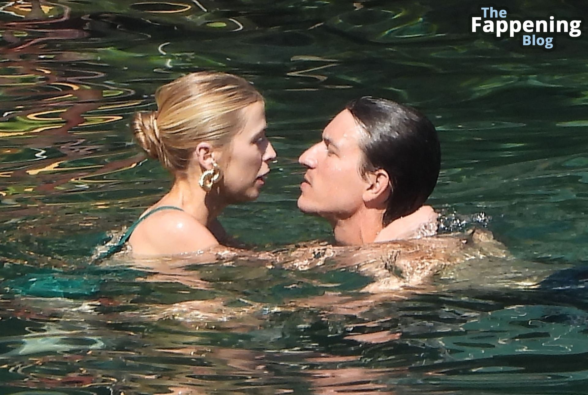 Geraldine Guyot Alexandre Arnault Pack on the PDA During.jpeg