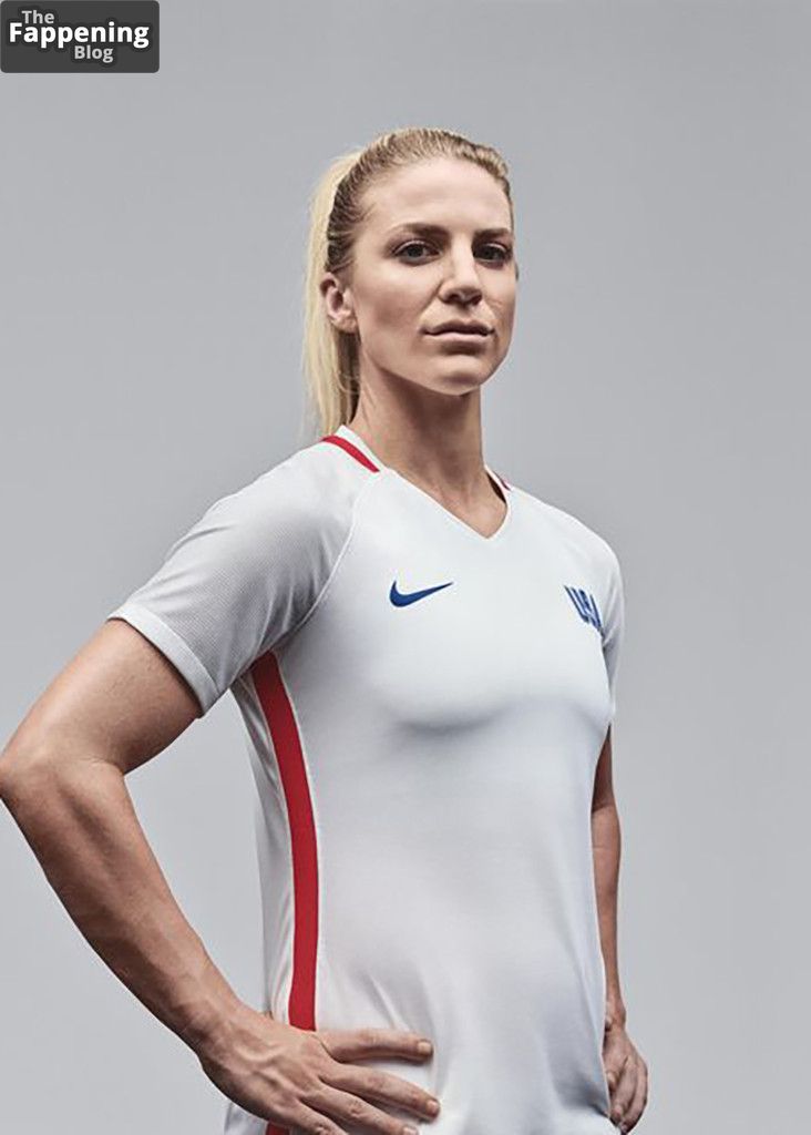 Julie Ertz Sexy 5 Photos.jpg