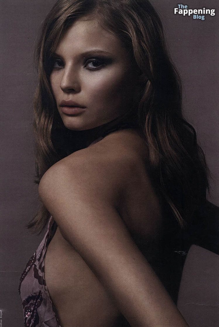 Magdalena Frackowiak Nude Sexy Collection 14 Photos.jpg