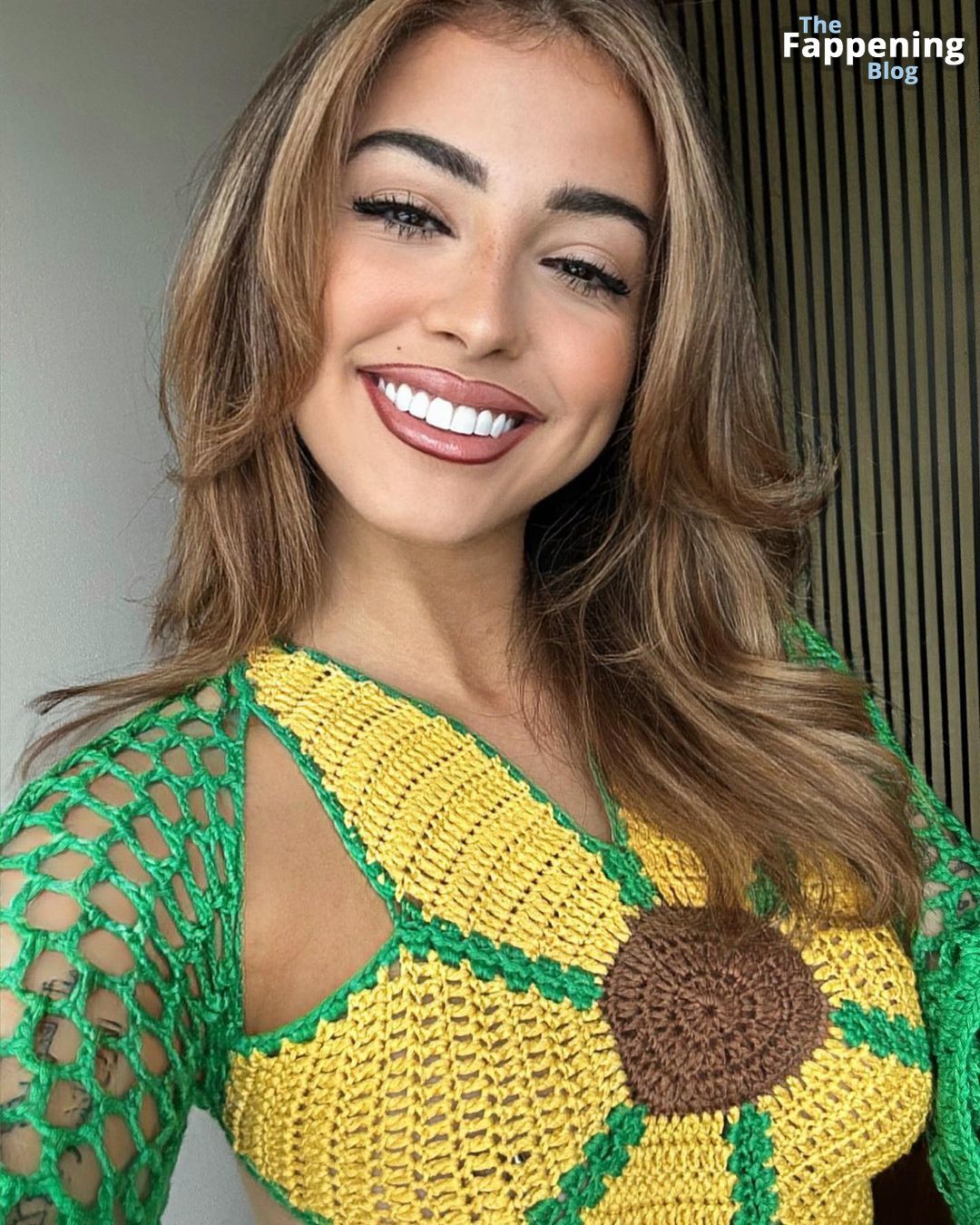 Malu Trevejo Flaunts Her Sexy Boobs Butt 10 Photos.jpg