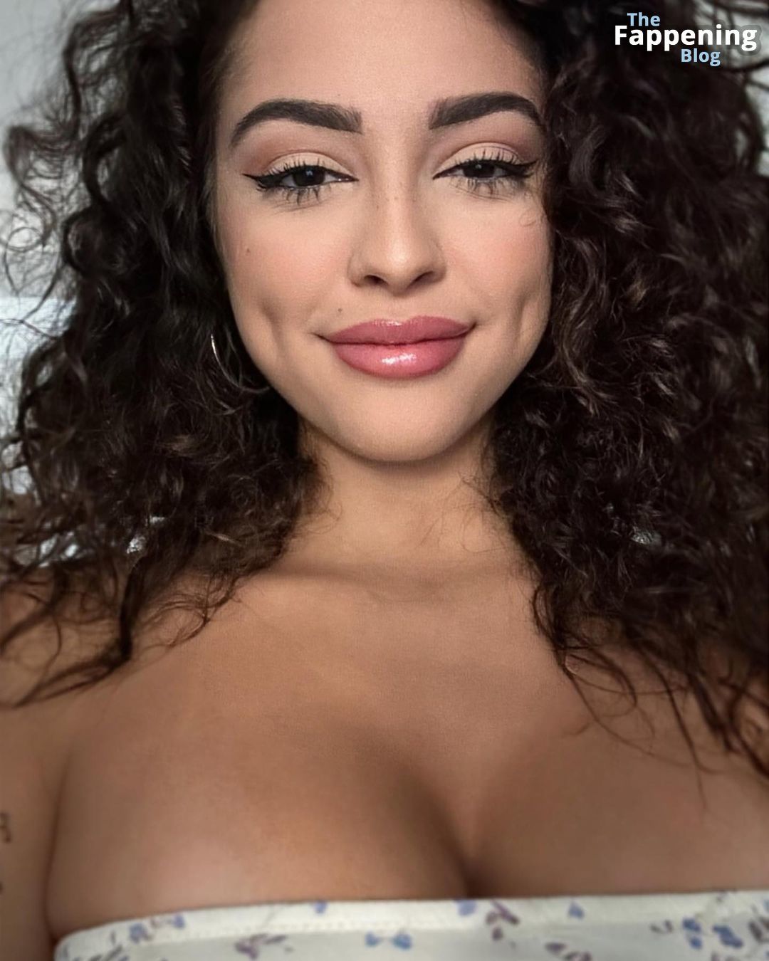 Malu Trevejo Looks Hot in a New Shoot 7 Photos.jpg