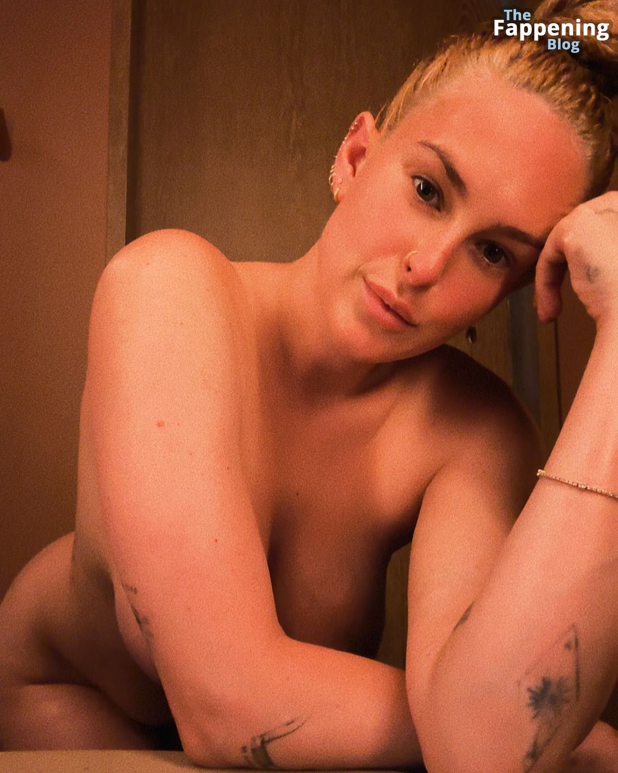 Rumer Willis Poses Naked 1 Photo.jpg