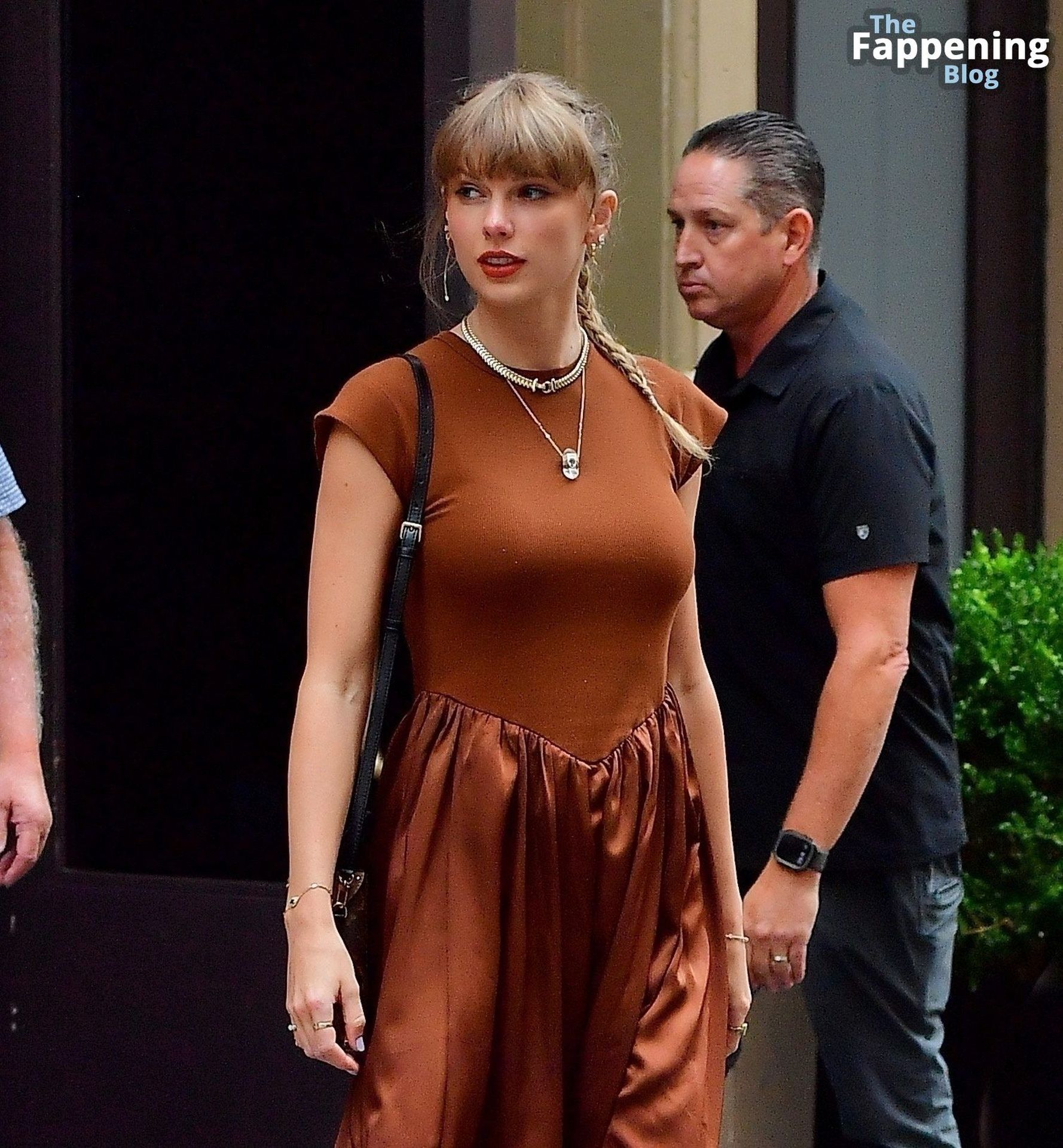 Taylor Swift Looks Stunning at Zero Bond in New York.jpg