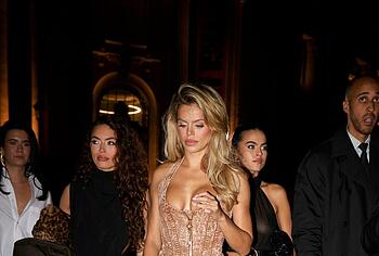 Brooks Nader nude on public