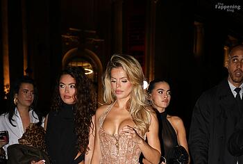 Brooks Nader nude on public