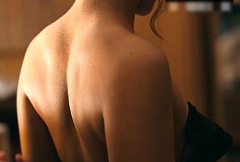 Mel Maia naked in Rulers of Fortune