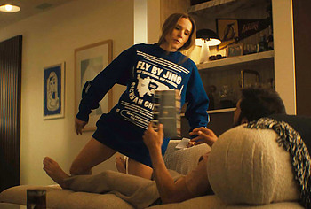 Kristen Bell sexy in Nobody Wants This