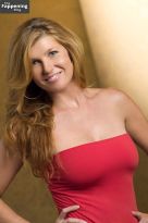 Connie Britton Sexy 5 Photos.jpg