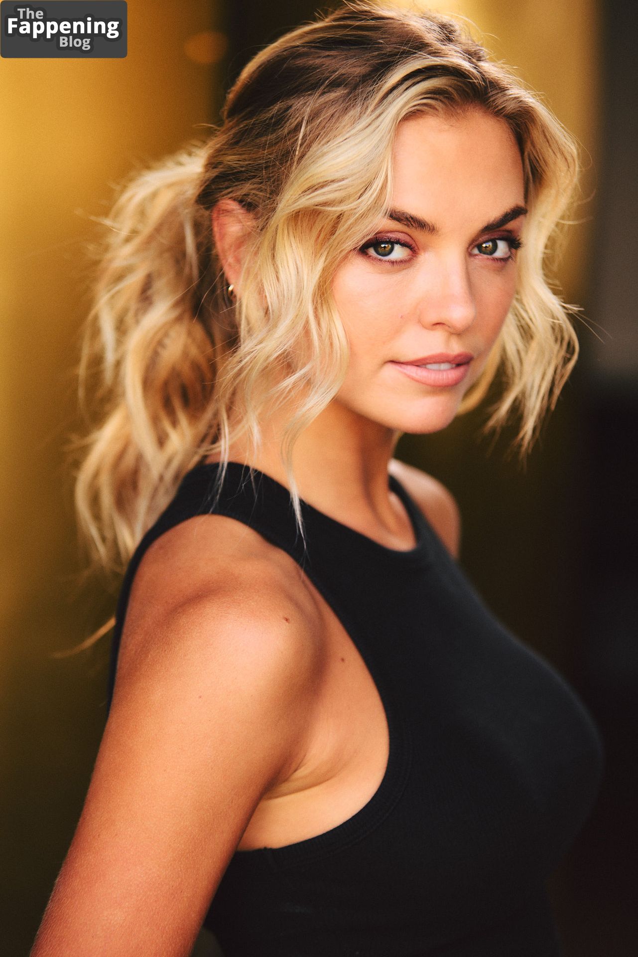 Brook Sill Sexy 8 Photos.jpg