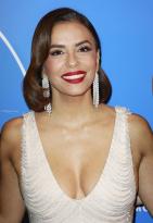 Eva Longoria Shows Off Her Cleavage at the Global Gift.jpg