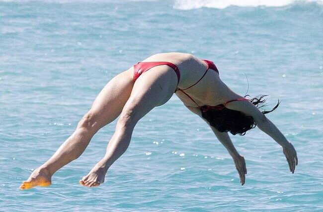 Margaret Qualley pussy cameltoe