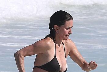 Courteney Cox bikini pics