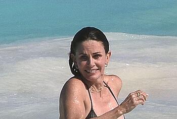 Courteney Cox bikini pics