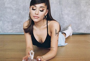 Ariana Grande topless pics