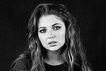 Samantha Hanratty nude photos