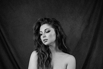 Samantha Hanratty nude photos