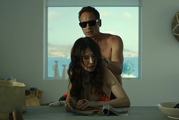 Carice van Houten naked