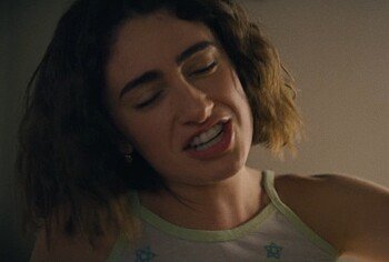 Rachel Sennott nude in I Love LA