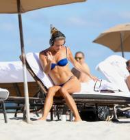 Nina Agdal Enjoys a Day on the Beach in Miami.jpg