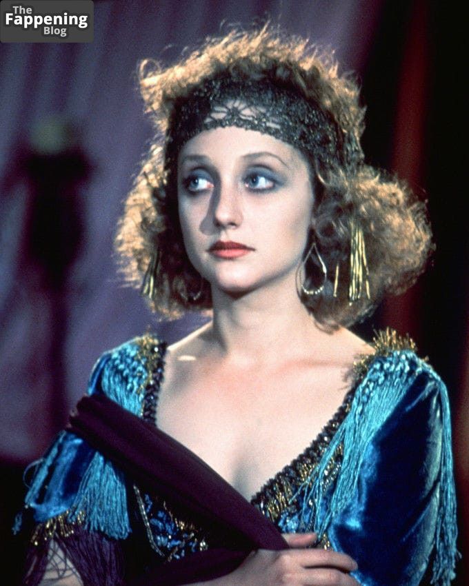 Carol Kane Nude Sexy Collection 20 Photos.jpg