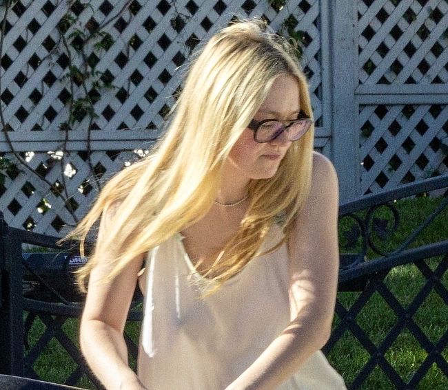 Dakota Fanning nipples