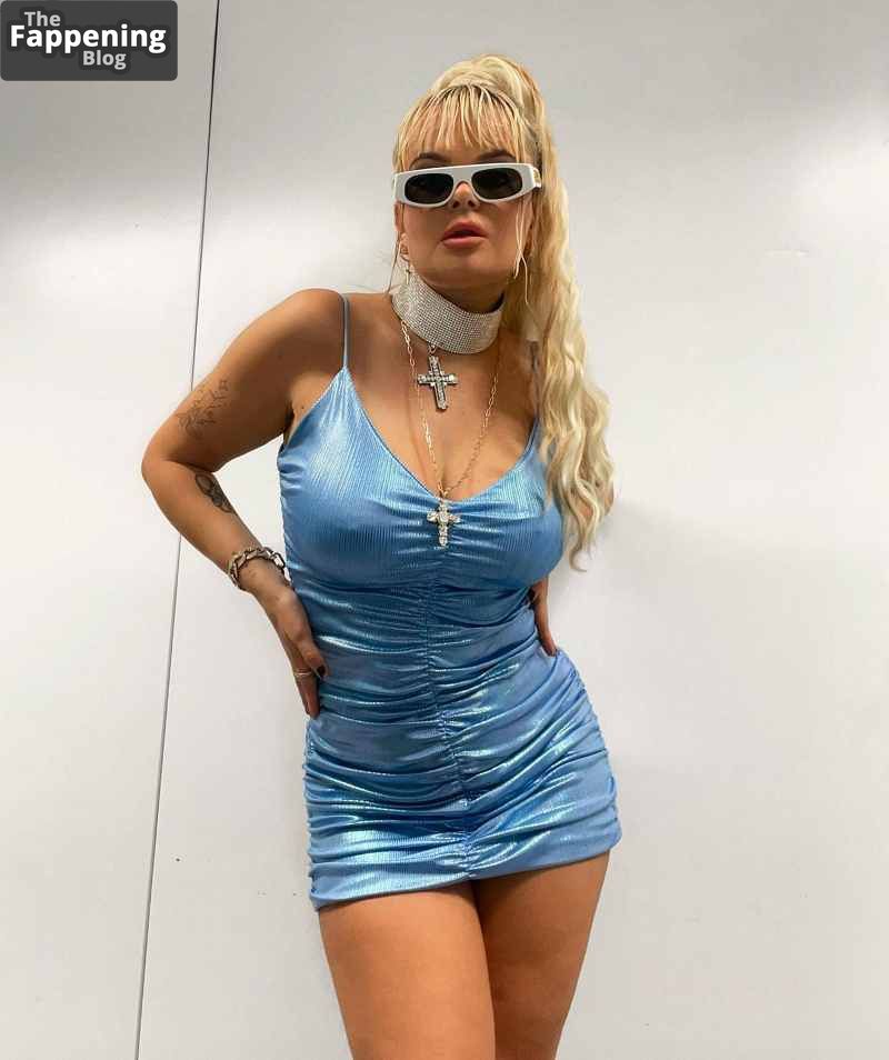 Erika Vikman Sexy 8 Photos.jpg