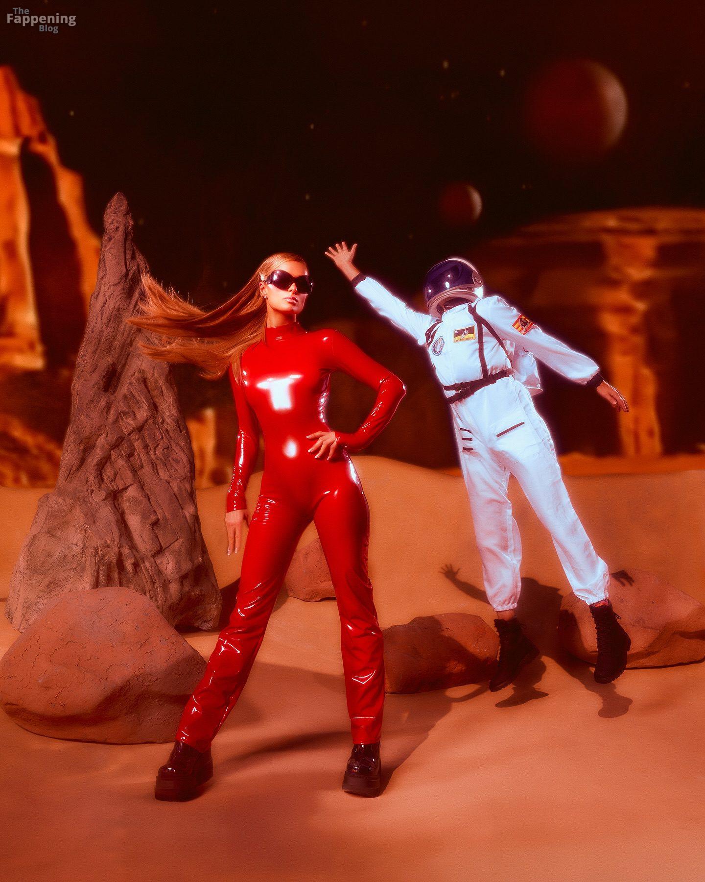 Paris Hilton Stuns in Latex on Halloween 15 Photos.jpg