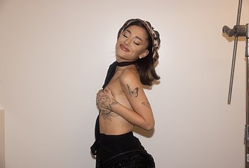 Ariana Grande topless pics