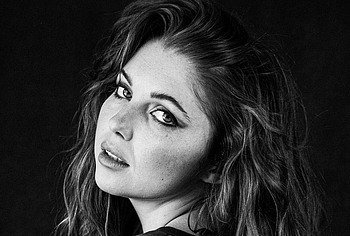 Samantha Hanratty nude photos