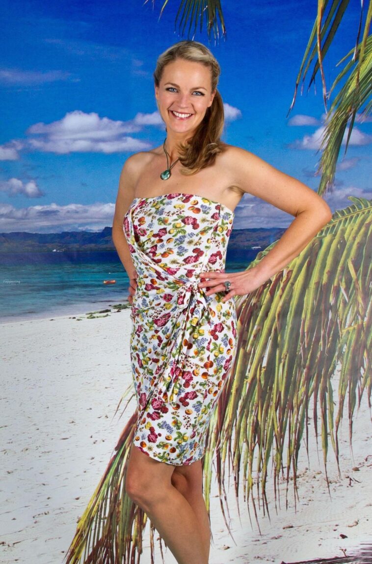 Eva Brenner Sexy (18 Photos)