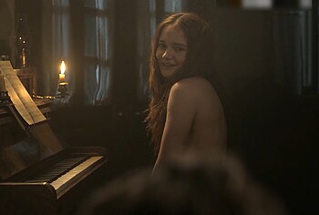 Aisling Franciosi nude scenes