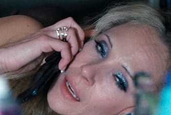 Juno Temple oops in Roofman