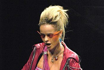 Taryn Manning upskirt