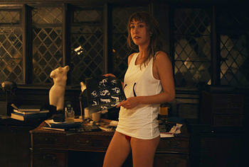 Almudena Amor nude in Pose