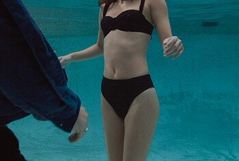 Almudena Amor nude in Pose