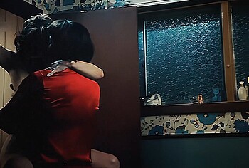 Kate Hudson nudes in Song Sung Blue