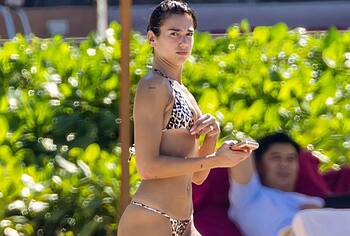 Dua Lipa paparazzi