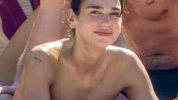 Dua Lipa topless