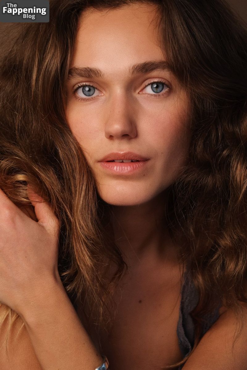 Josephine Martz Sexy 9 Photos.jpg