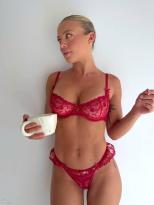 Tammy Hembrow Shows Off Her Nude Boobs in Red Lace.jpg