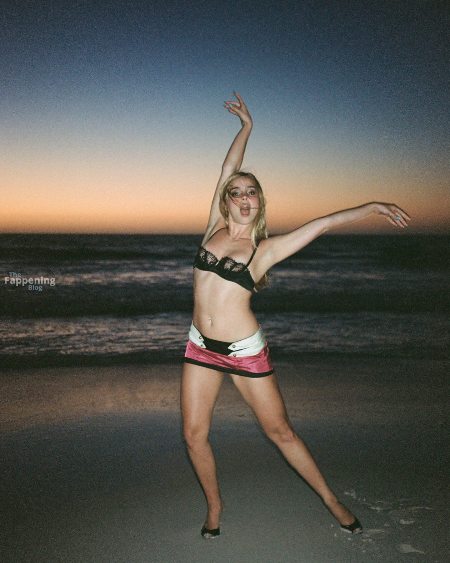 Addison Rae Shows Off Her Sexy Tits Legs Booty.jpg