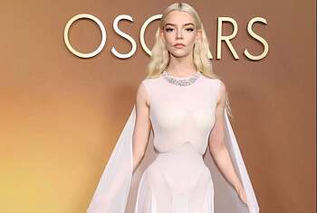 Anya Taylor-Joy oops nude