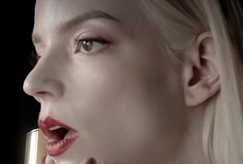 Anya Taylor-Joy oops nude