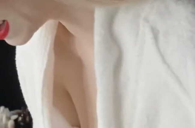 Anya Taylor-Joy nipslip