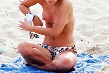 Natalie Portman topless