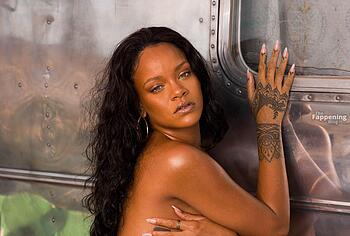 Rihanna nude and lingerie pics