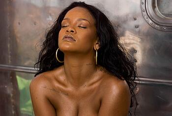Rihanna nude and lingerie pics