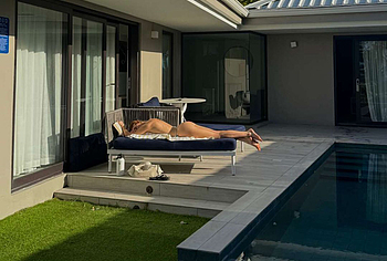 Sophie Nelisse Nude Topless And Lingerie Photos